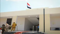 استياء واسع بعد رفع علم الانفصال فوق المبنى الجديد للسلطة المحلية في عدن