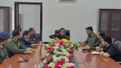مصلحة الهجرة والجوازات بعدن تبحث تحسين خدمات التأشيرات والإقامات وتعزيز التحول الرقمي