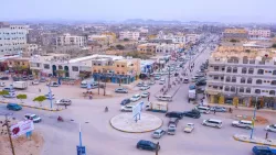 اندلاع اشتباكات مسلحة في عتق يثير قلق الأهالي